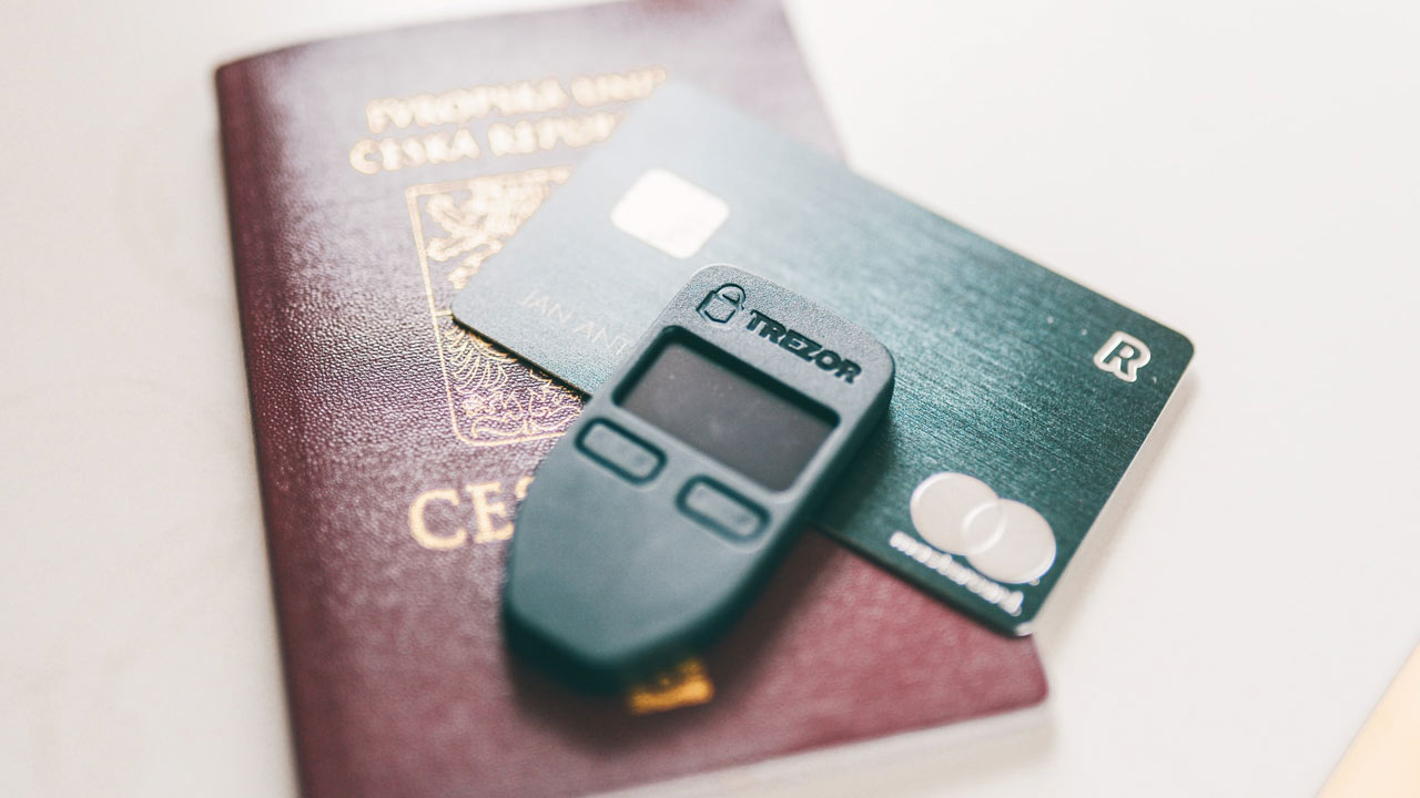 Dompet Perangkat Keras Trezor