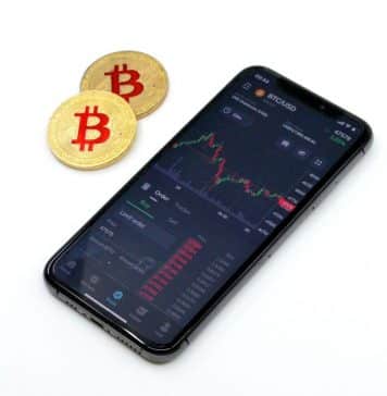 A Teoria do Maior Tolo é um Motivo Para Parar de Investir em Criptomoedas? teoria do maior tolo